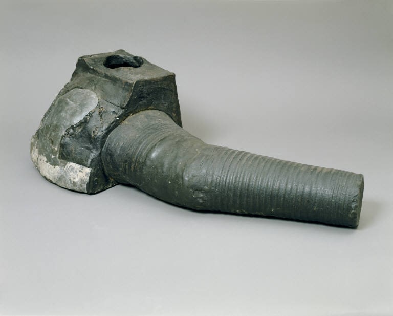 Leg Pot I