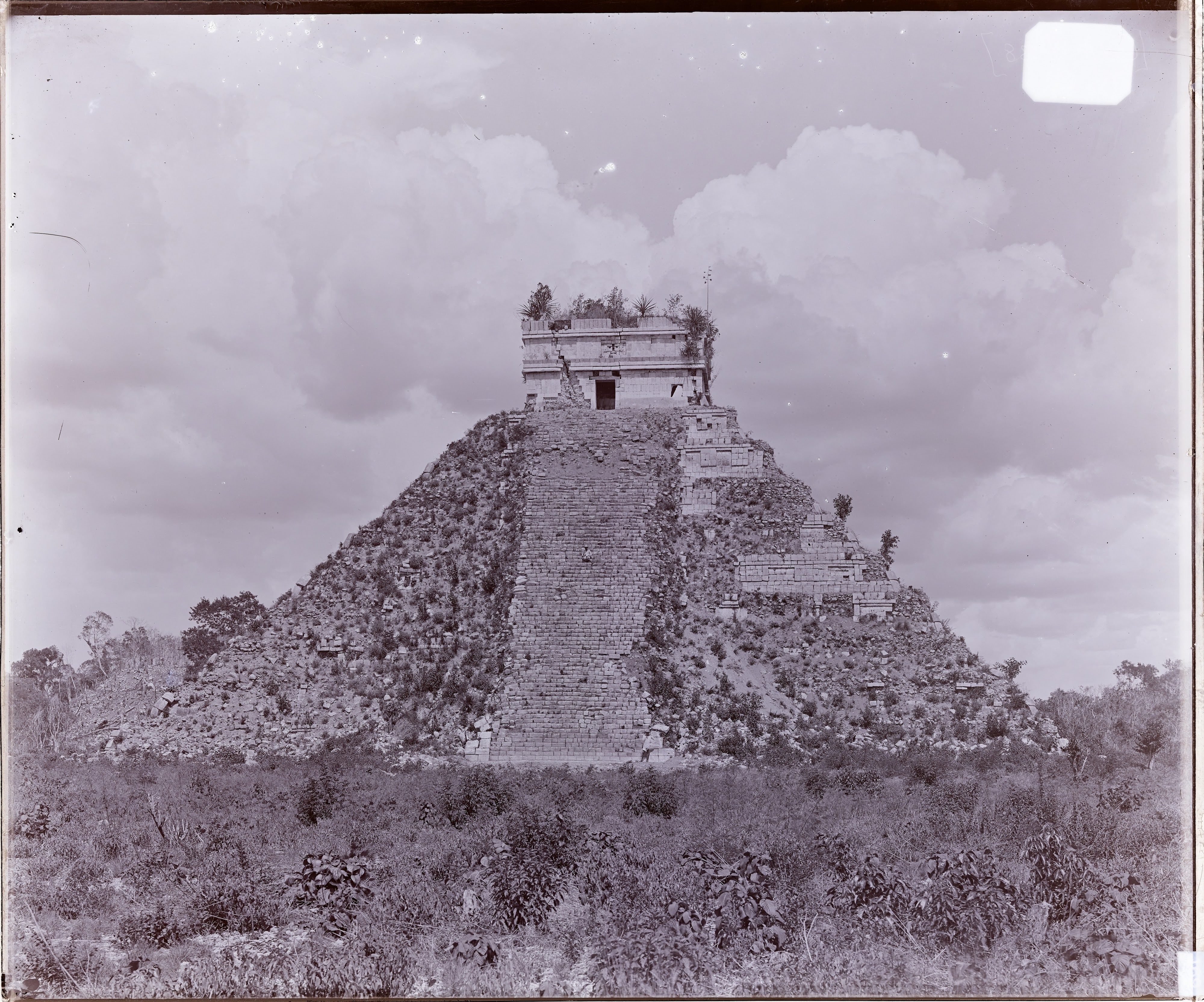 Photograph of Chichén Itzá taken by A.P. Maudslay