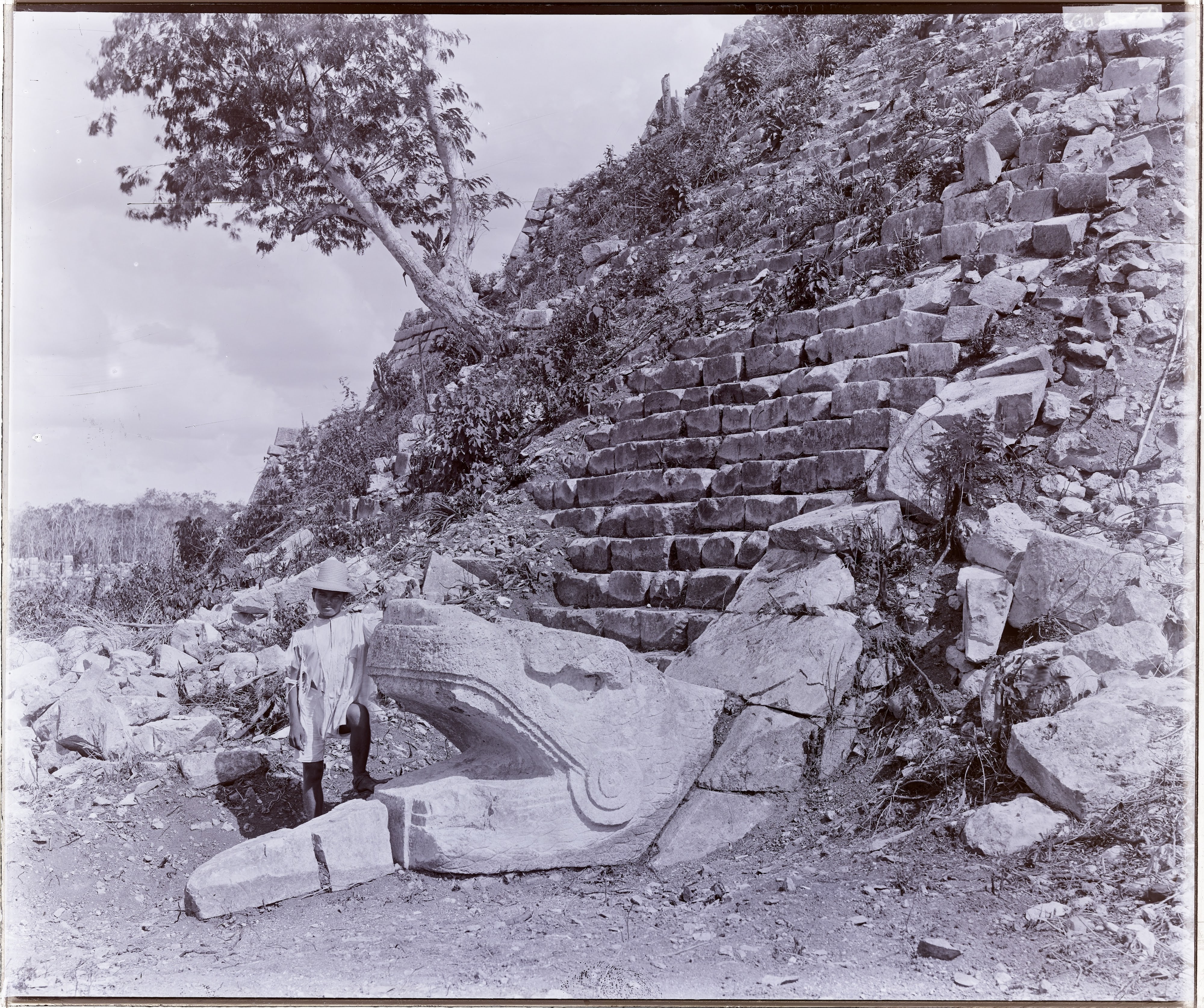 Photograph of Chichén Itzá taken by A.P. Maudslay