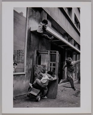 Paris, La Goutte D'or, Friends Playing