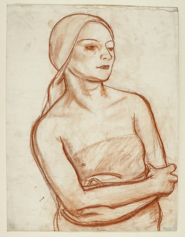 Jeune fille en buste bras croisés