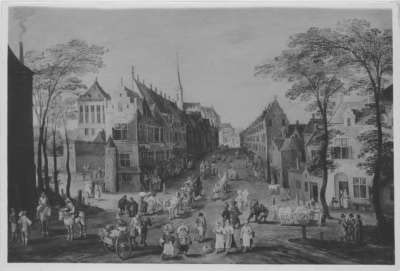 Belebte Straße in einer flämischen Stadt