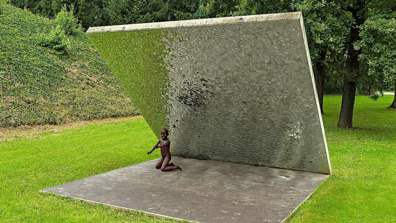 Sample: Victory over the sun, the art of mocking nature