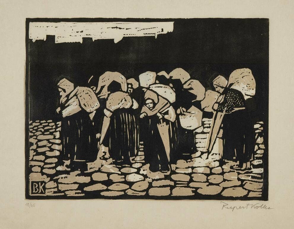 Female farmers on the way to the city