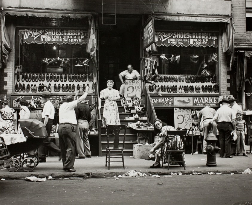 Greeting at $2.00 Shoes, Lower East Side, New York City