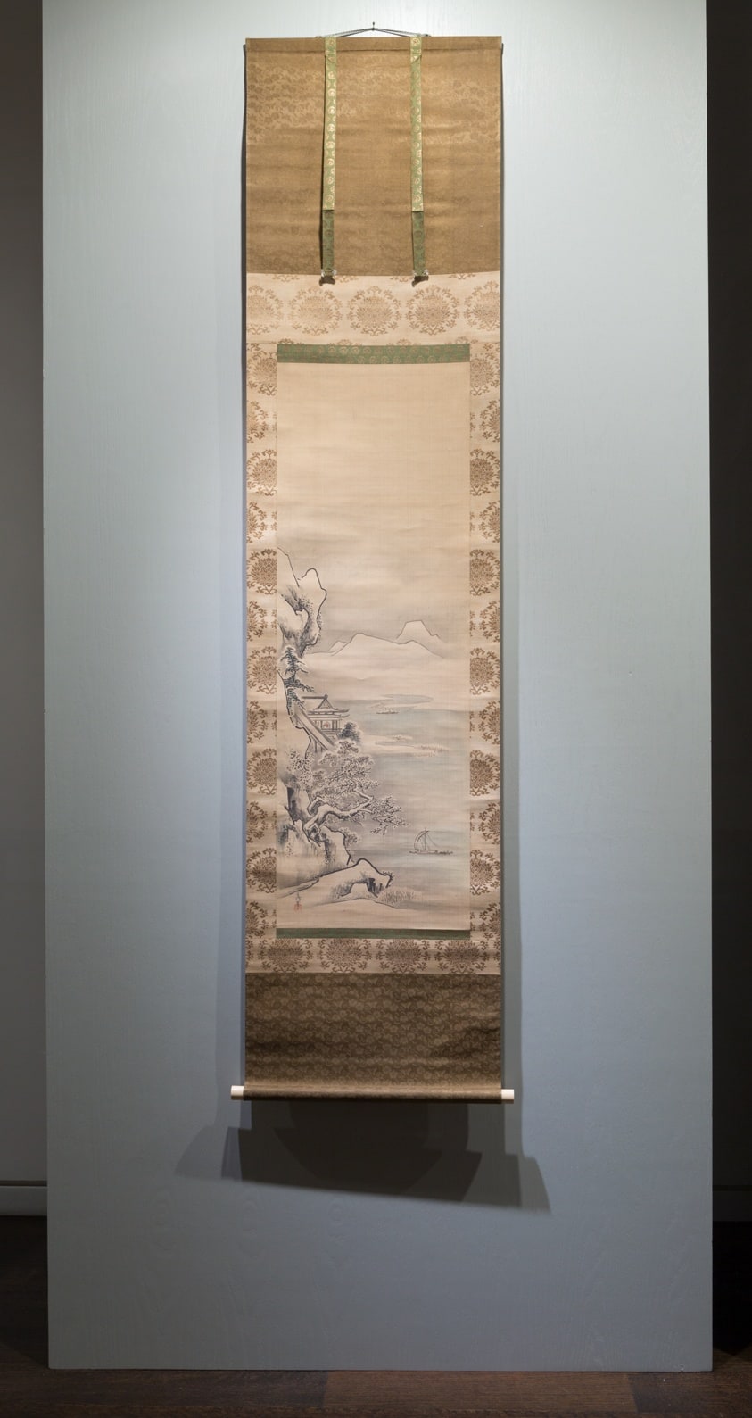 Fei Jiang-fang with a Crane