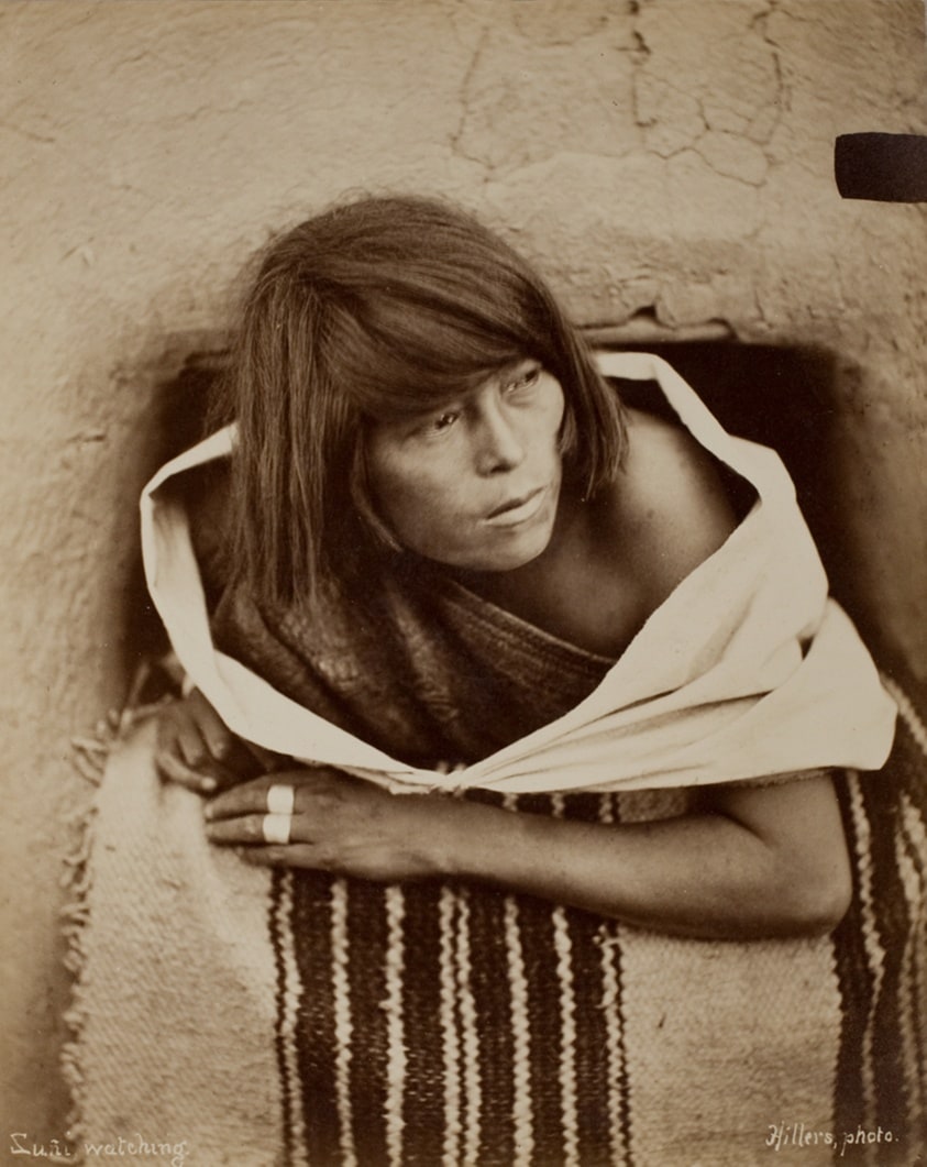 Zuni, Watching