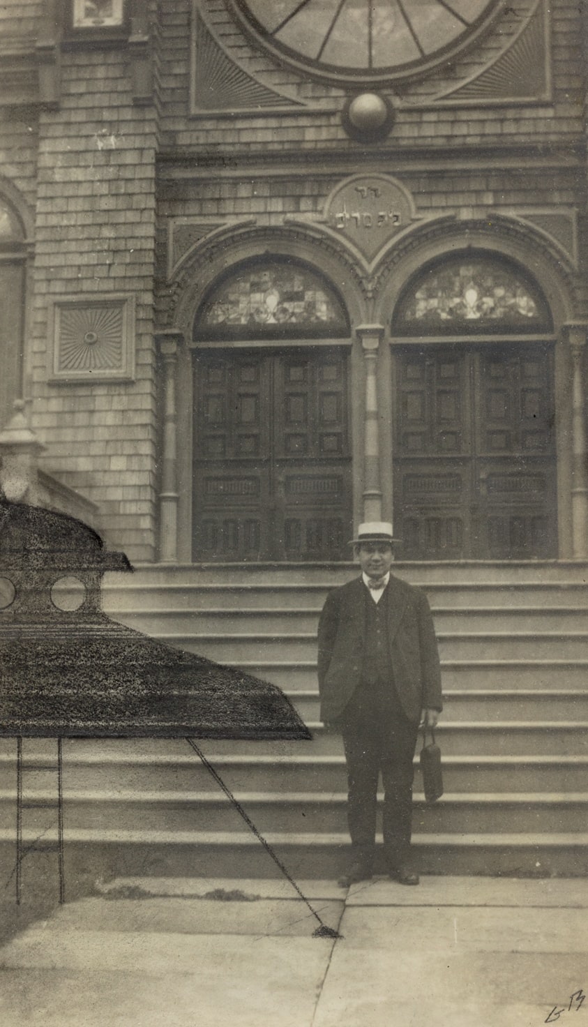 The Jew, The Synagogue, The Flying Saucer
