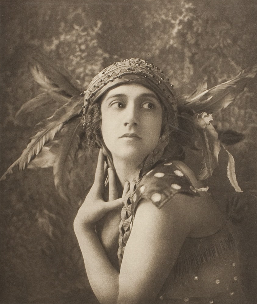 Tamara Karsavina in the Firebird (Madame Thamar Karasavina, L'Oiseau de Feu)