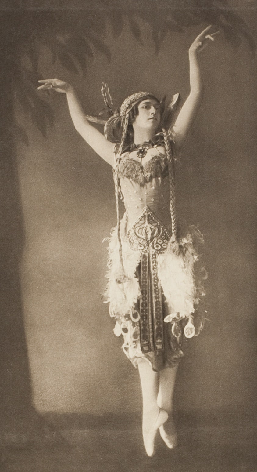 Tamara Karsavina in the Firebird (Madame Thamar Karasavina, L'Oiseau de Feu)