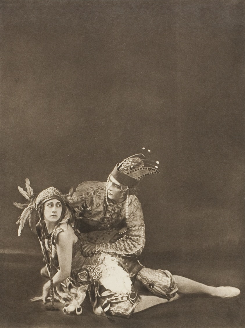 Tamara Karsavina and Adolf Bolm in the Firebird (Madame Thamar Karasavina and M. Adolph Bolm, L'Oiseau de Feu)