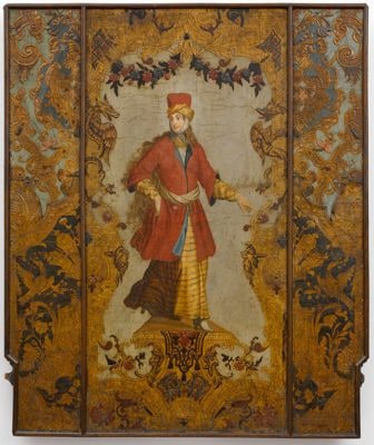 Jeune femme en costume turc