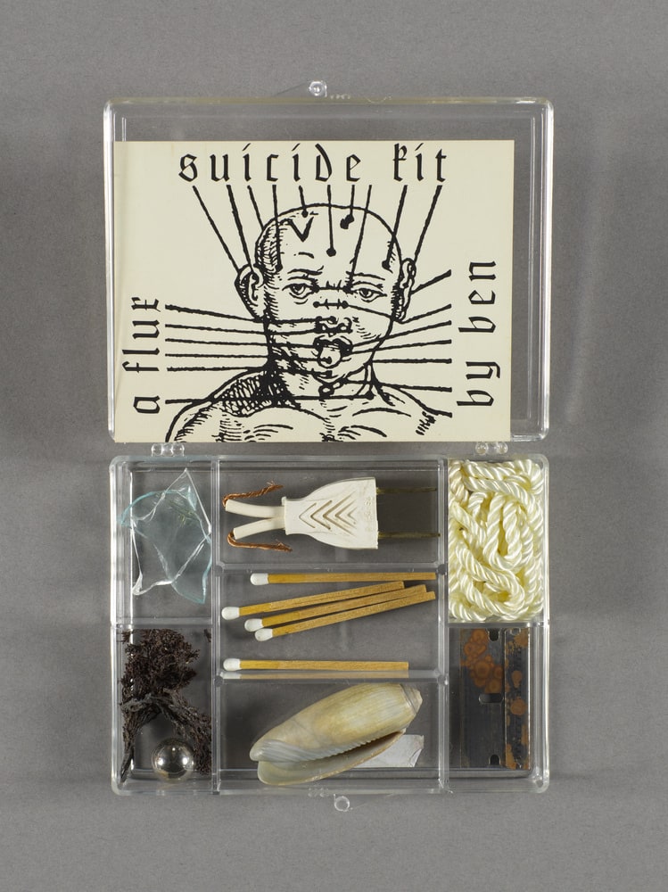 A flux suicide kit
(Le nécessaire pour un suicide flux(us))