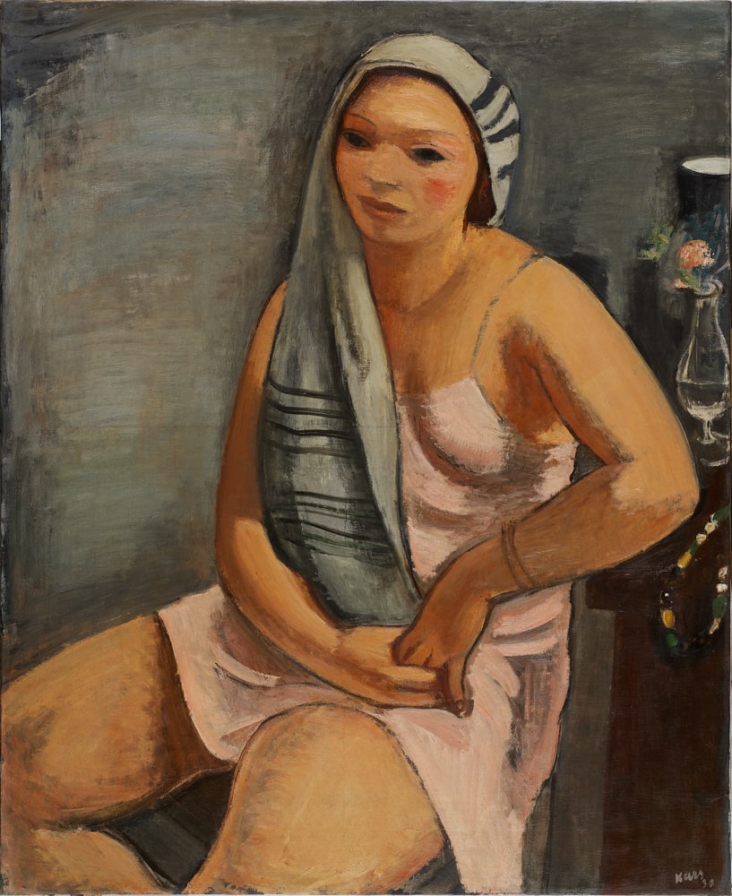 Femme au châle gris