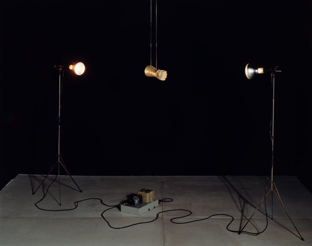 Pugno fosforescente
(Poing phosphorescent)