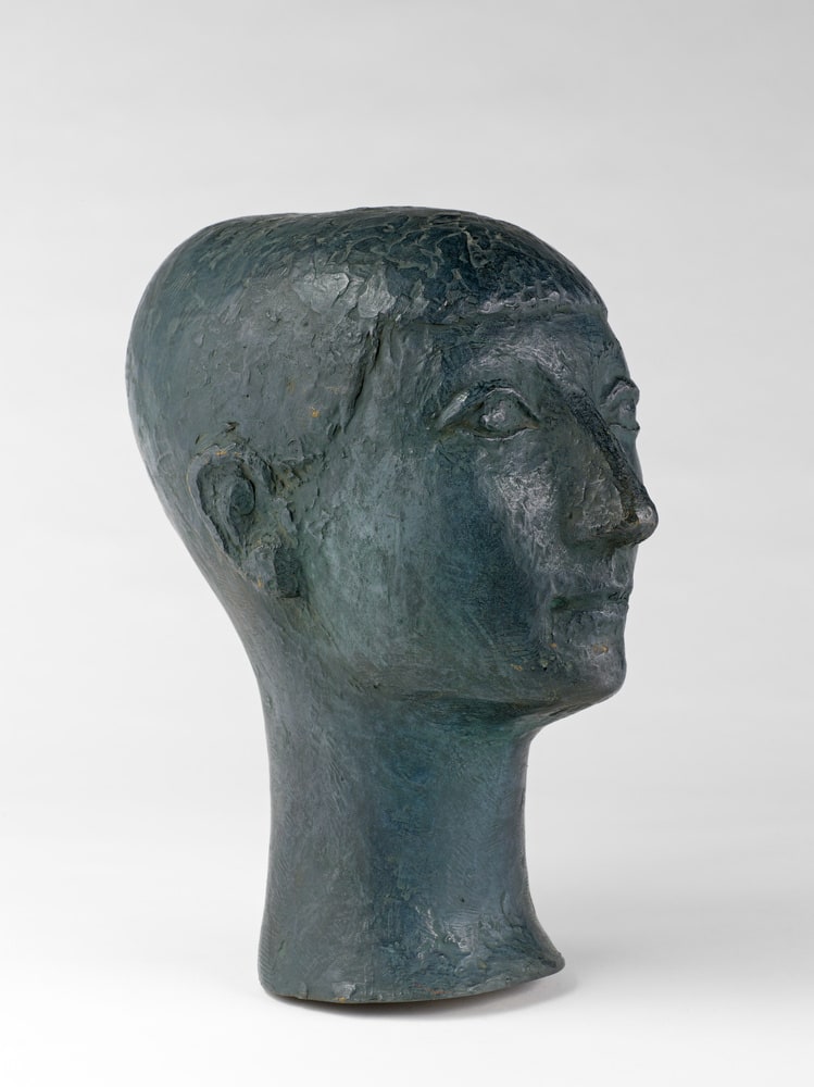 Buste de jeune femme