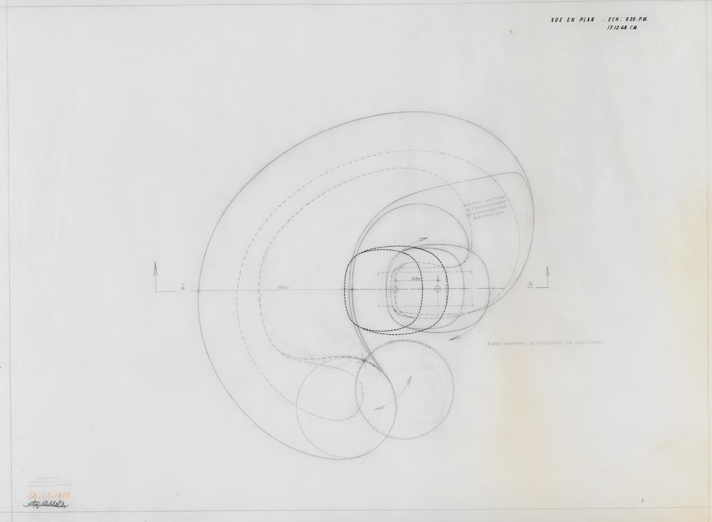 Bureau Boomerang et siège pivotant