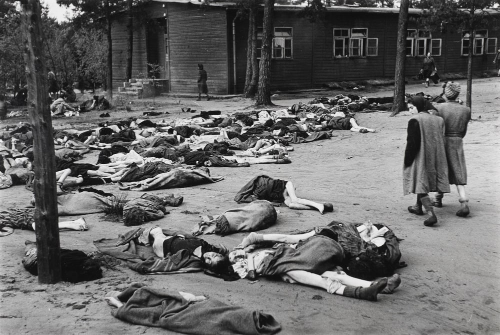 Le camp de concentration de Bergen-Belsen, avril 1945