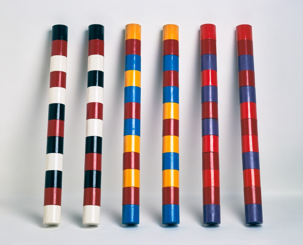 Six barres de bois rond