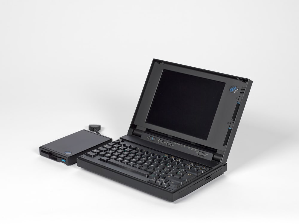 Ordinateur IBM PS 2