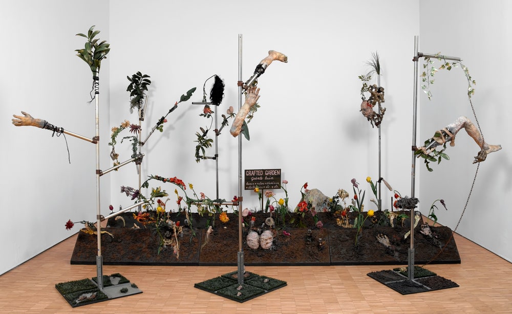 Grafted Garden / Pollution-Cultivation-Nouvelle Écologie
(Jardin greffé / Pollution-Cultivation-Nouvelle Écologie)