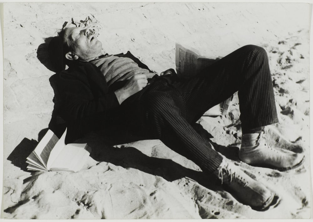 Dormeur sur la plage