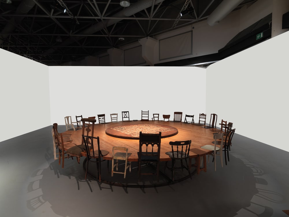 Round Table