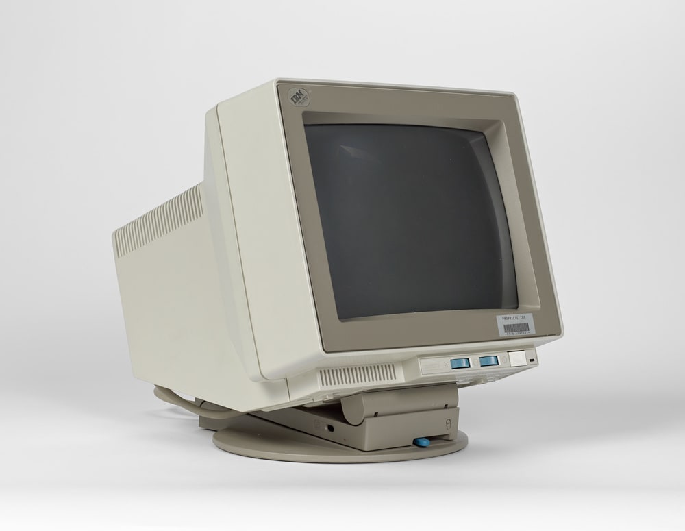 Ecran d'ordinateur IBM PS 2