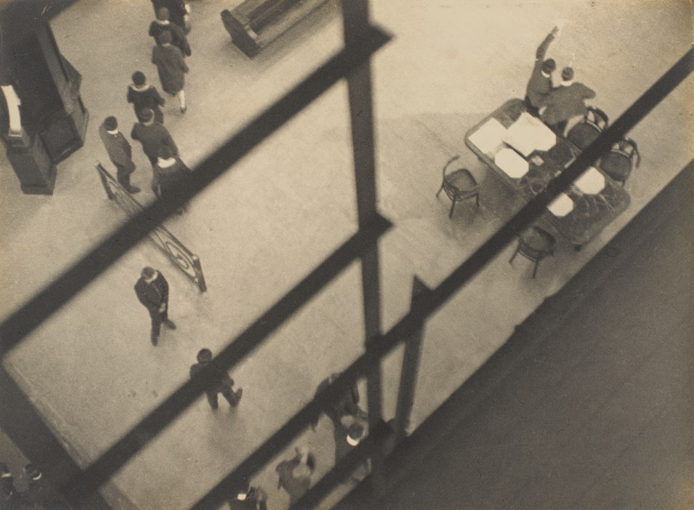 Photogramme extrait du film "Autour de 'L’Argent'"