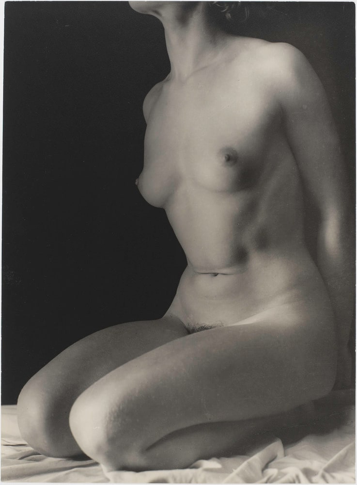 Nu. Torse (Assia)