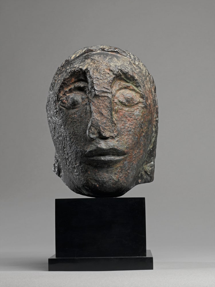 Visage au nez cassé