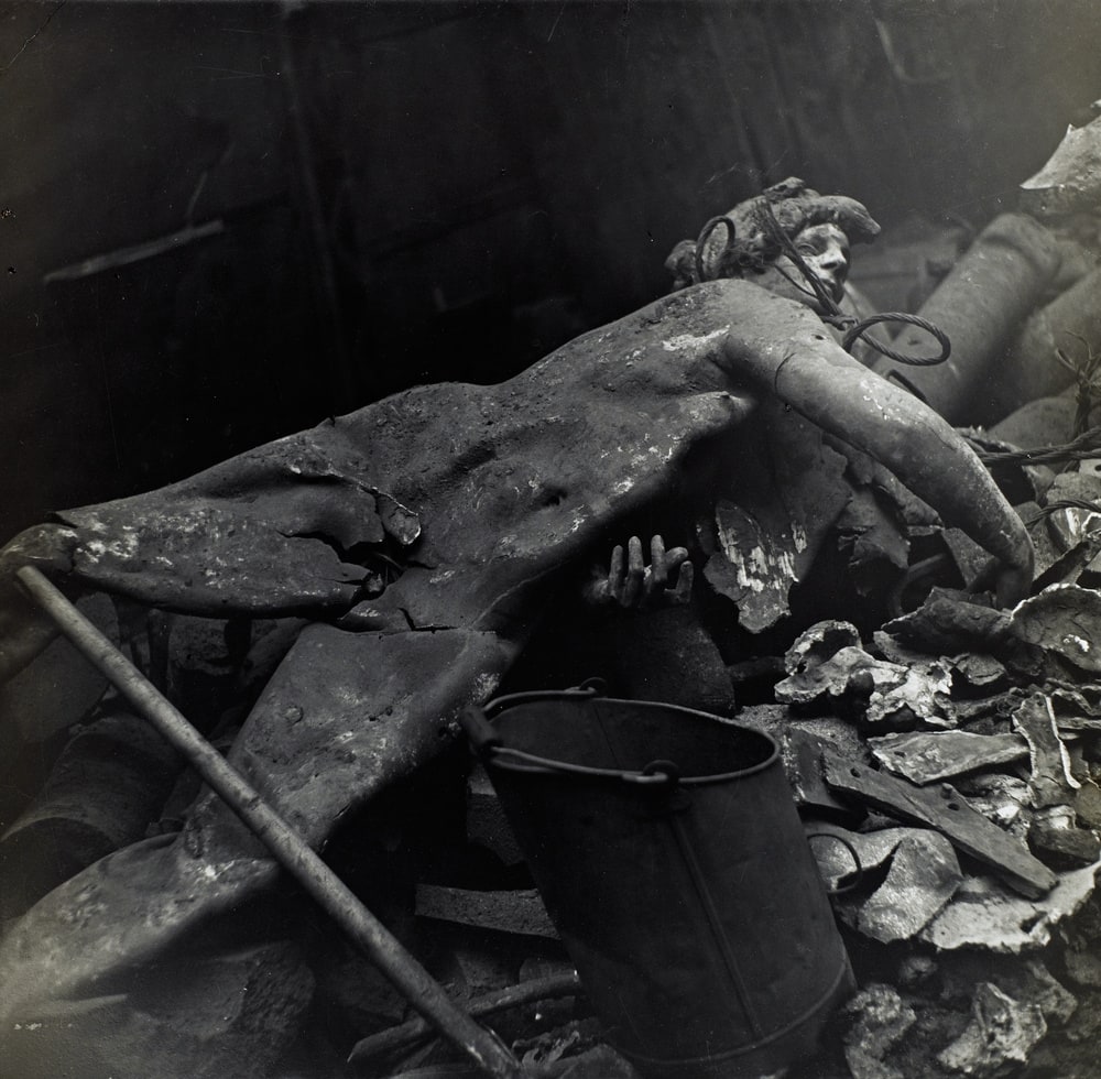 La Mort et les Statues