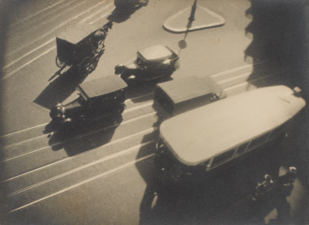 Photogramme extrait du film "Autour de 'L’Argent'"