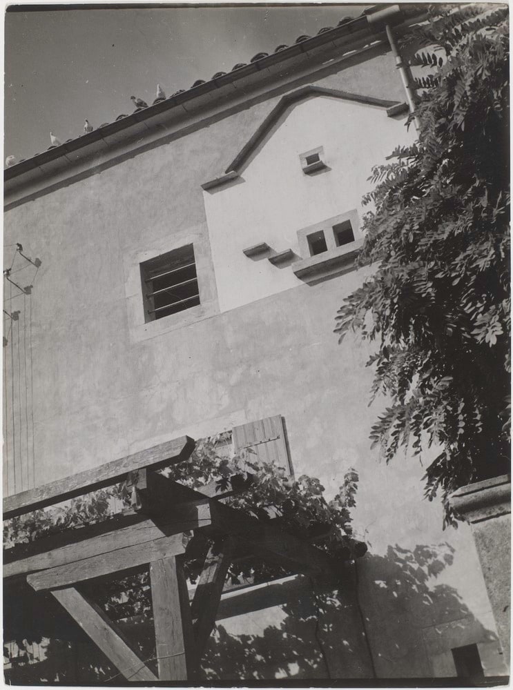 Façade d'une ferme dans le Languedoc