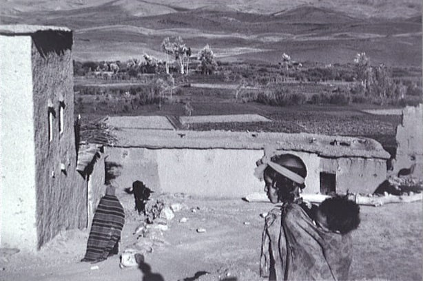Fillette au ruban rouge, Maroc