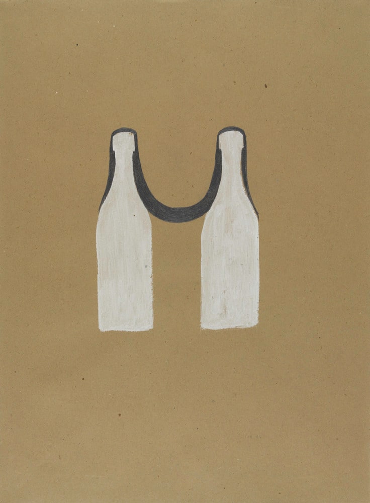 Entre deux bouteilles blanches