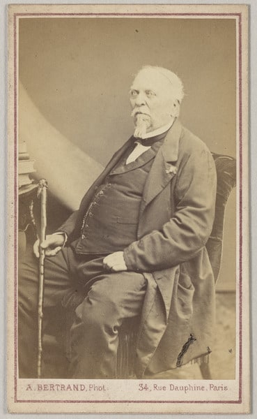 Portrait d'homme assis