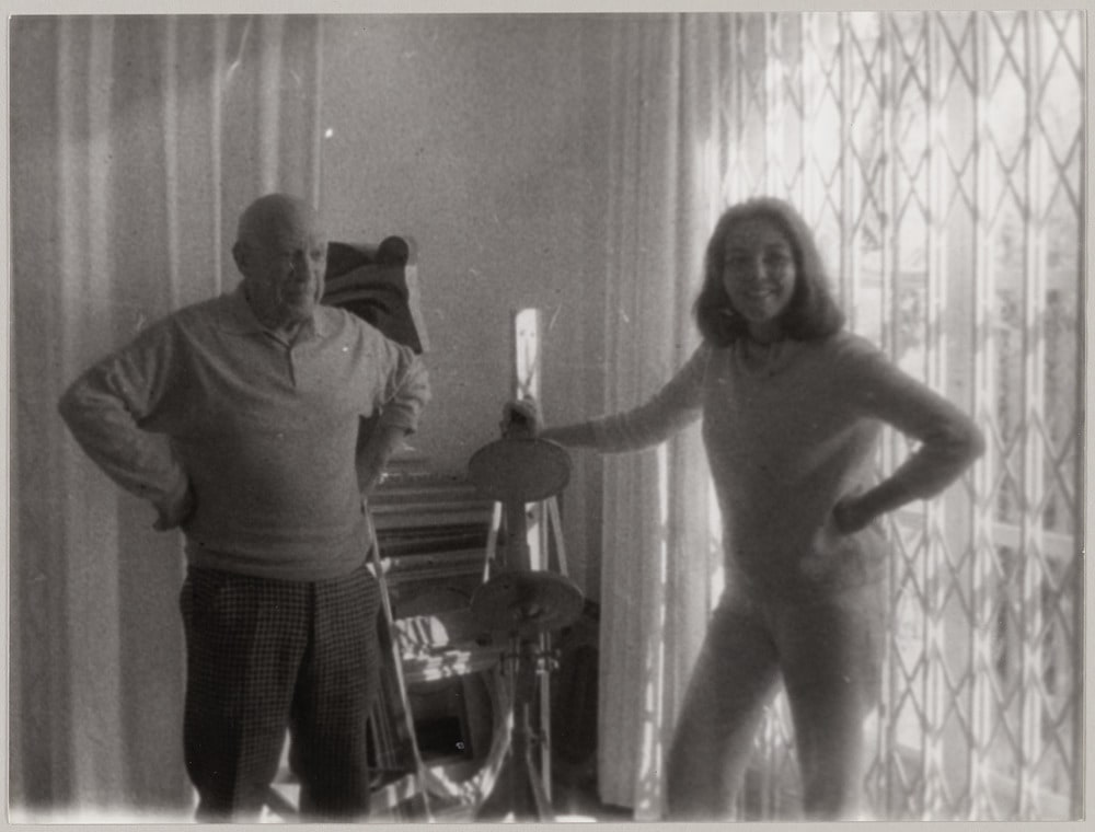 Pablo Picasso et Aïtena Alberti à Notre-Dame-de-Vie, Mougins, en 1966