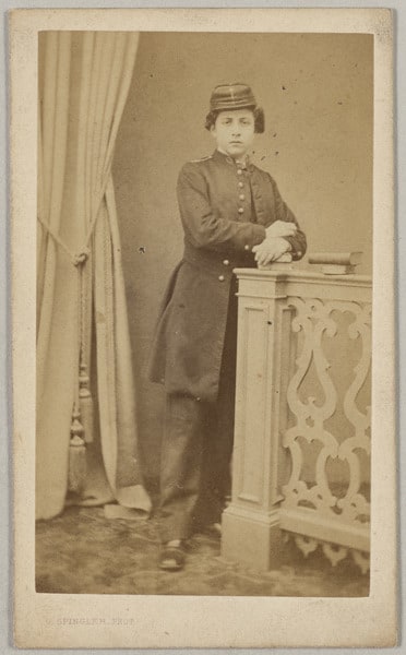 Portrait d'un jeune homme à la casquette