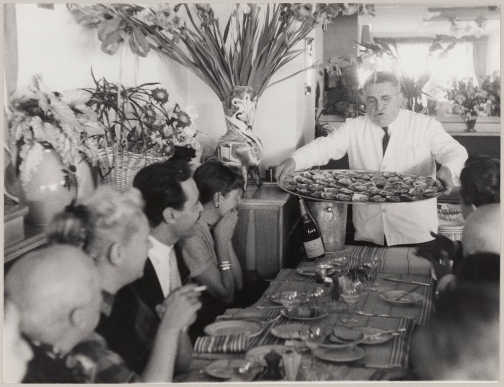 Diner d'anniversaire de Pablo Picasso au restaurant Chez Félix avec Hélène Parmelin, Michel Sapone et Germaine Lascaux, Cannes, le 25 octobre 1956