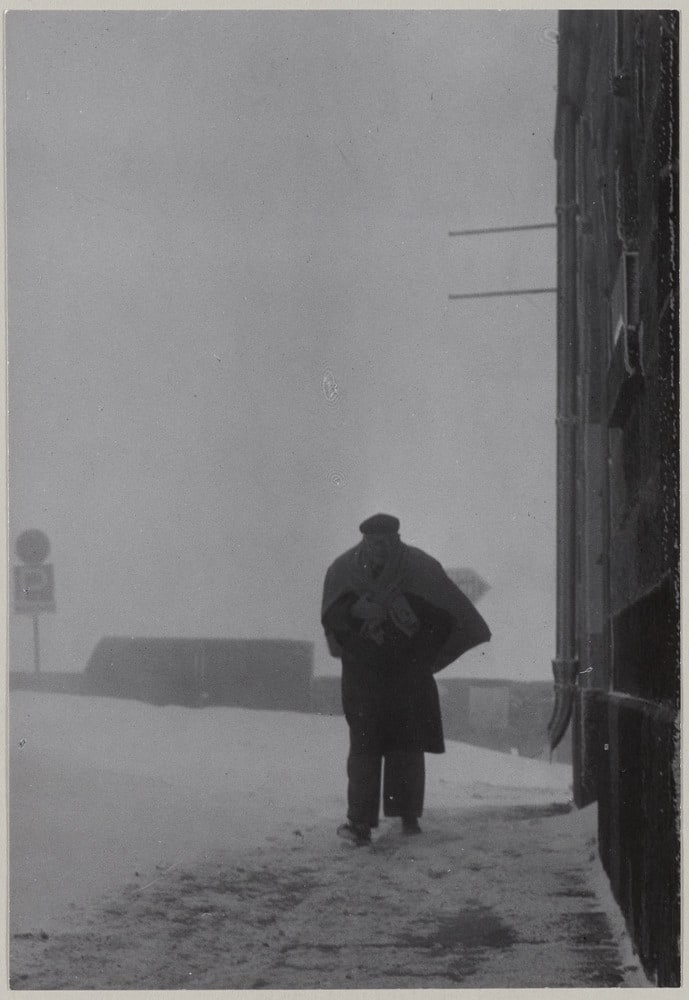 Bernhard Geiser au col du Grand-Saint-Bernard, en Suisse, en 1956