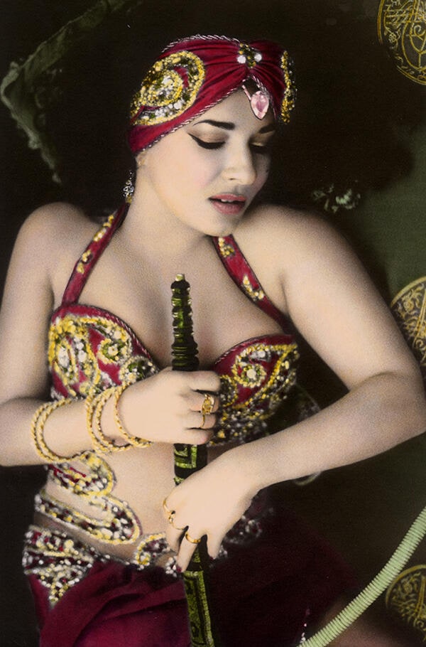Natacha fume le narguile, Cairo 2000