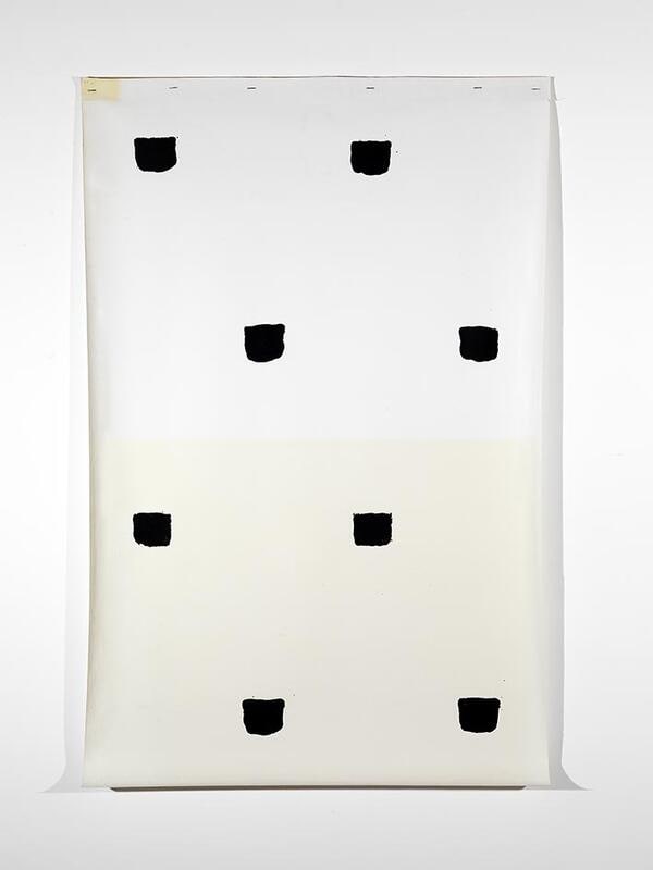 Empreintes de pinceau n° 50 à intervalles de 30 cm