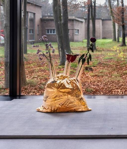 Vase Sculpture Rubbish Bag / Vanitas