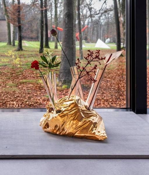 Vase Sculpture Rubbish Bag / Vanitas