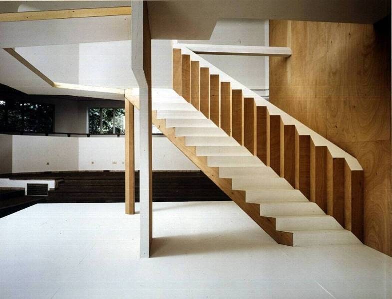 Photo of the Installation 'Scale & perspective' (tumbling apartments, Barcelona)