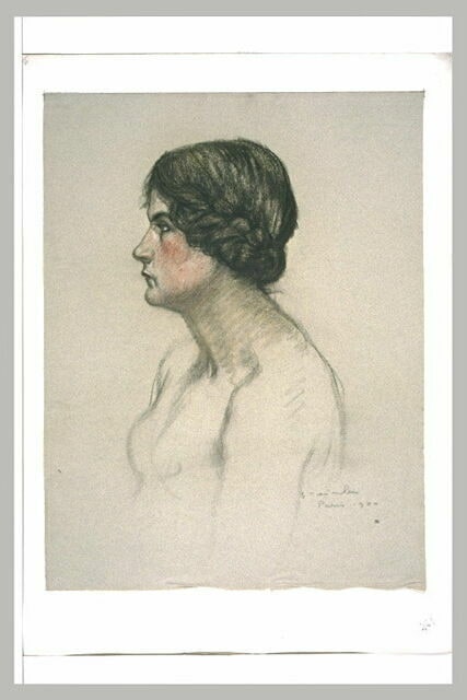 Femme vue en buste, de profil à gauche