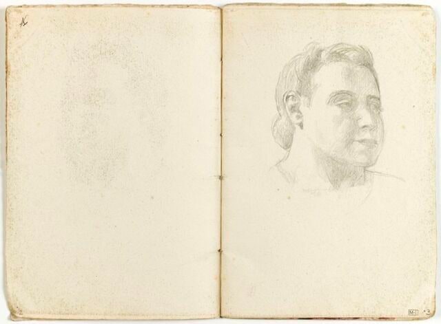 Portrait d'une jeune femme (visage) de trois-quarts