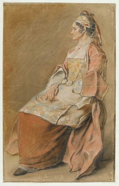 Paysanne russe en habits de fête, assise, vue de profil