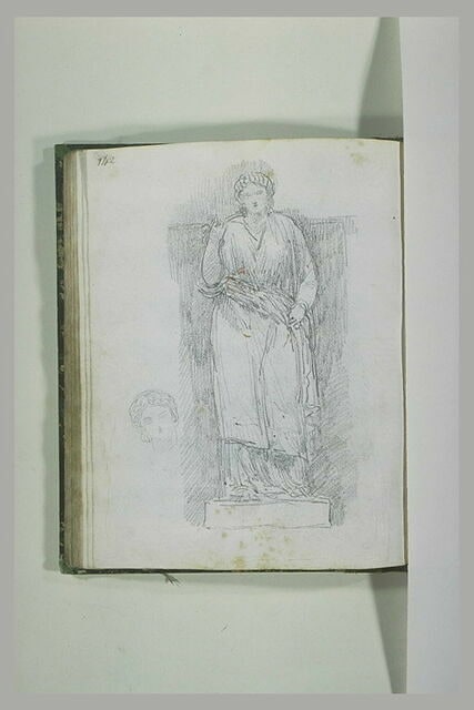 Statue de femme drapée, d'après l'antique, et reprise du visage